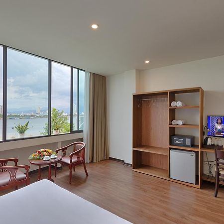 Vitalis Riverside Hotel Дананг Экстерьер фото