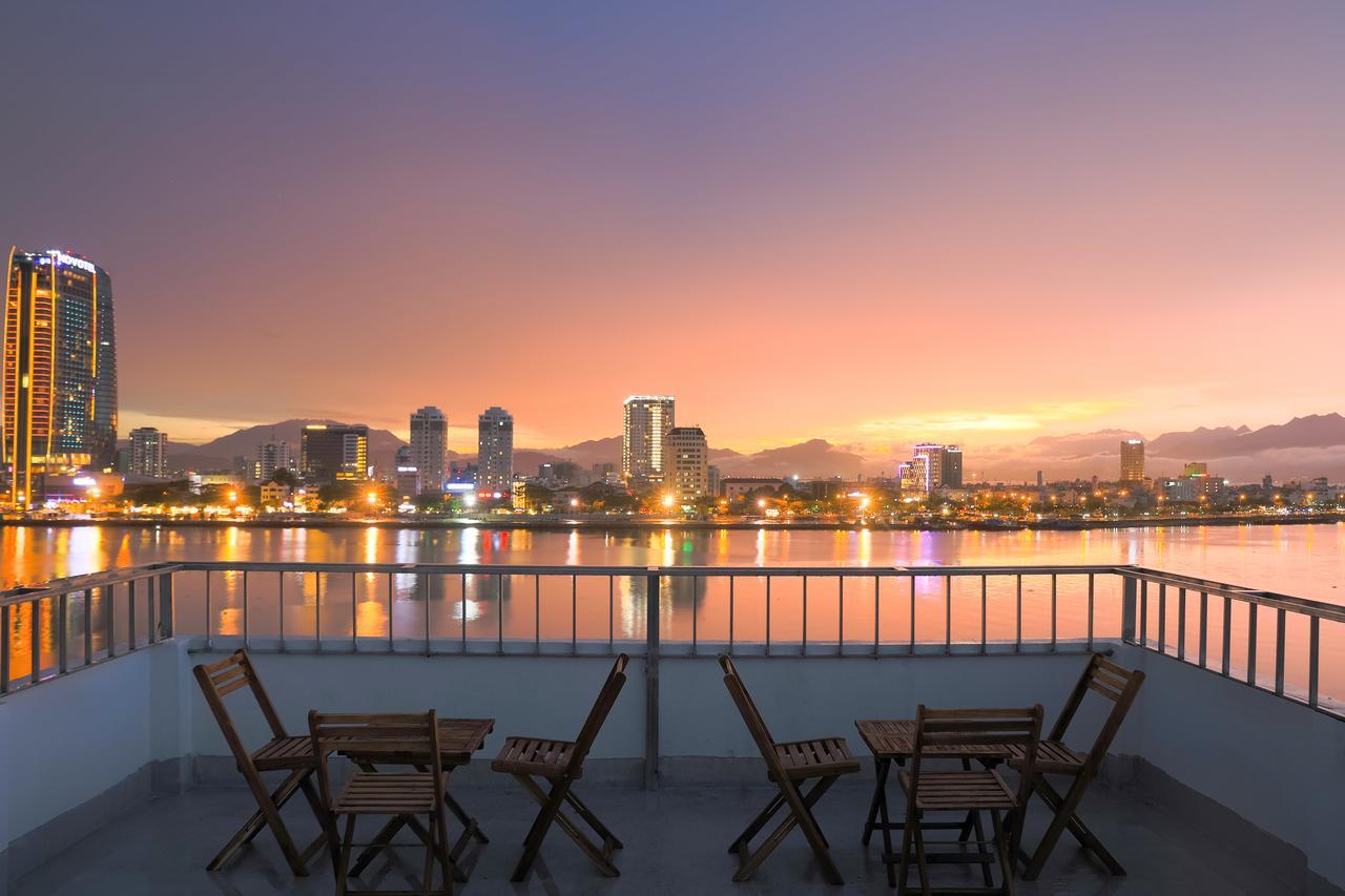 Vitalis Riverside Hotel Дананг Экстерьер фото